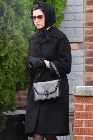 Esther Graff Armageddon Time Anne Hathaway Black Coat