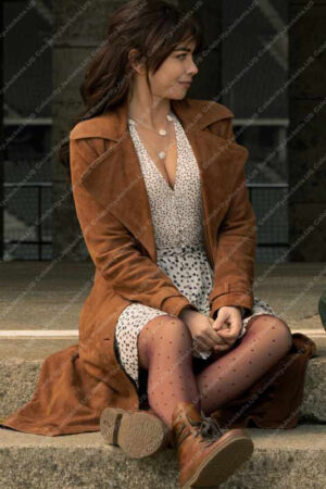 Pitch Perfect Bumper in Berlin Sarah Hyland Coat