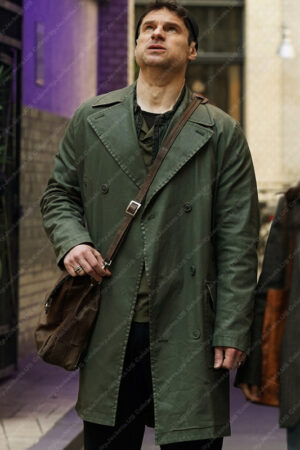 Pitch Perfect Bumper in Berlin Flula Borg Coat