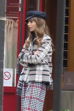 Emily In Paris S03 Lily Collins Check Blazer