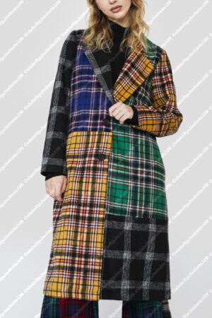 Maitreyi Ramakrishnan Never Have I Ever Season 04 Devi Vishwakumar Multicolored Plaid Coat