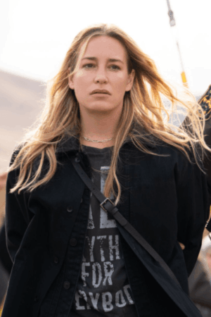 yellowstone-season-4-summer-higgins-black-coat