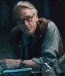 Jeremy Irons Justice League Alfred Vest