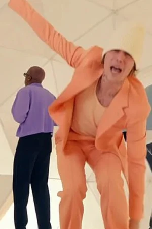 Music Video Peaches Justin Bieber Rocks Fitted Suit.