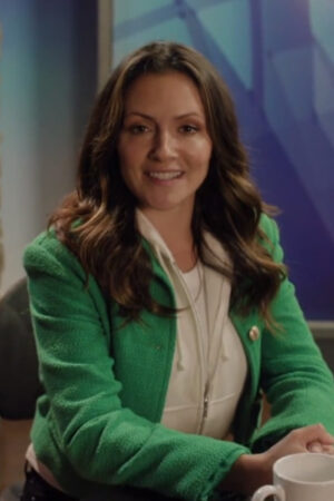 Avery Film Catch Me If You Claus 2023 Italia Ricci Green Jacket