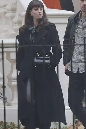 Susie Glass Tv Series The Gentlemen 2024 Kaya Scodelario Black Coat.