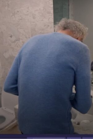 Tv Series Curb Your Enthusiasm S12 Larry David Light Blue Sweater