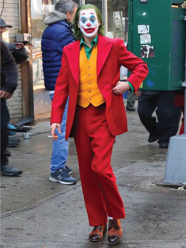 Joaquin-Phoenix-Joker-Folie-A-Deux-2024-Joaquin-Phoenix-Red-Tuxedo-Suit