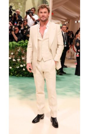 Chris Hemsworth Met Gala 2024 Cream Suit.