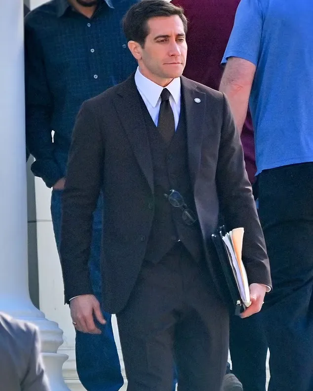 Rusty Sabich 2024 Presumed Innocent Mini Series Jake Gyllenhaal Grey Suit.