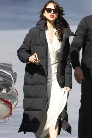 Eiza González The Ministry Of Ungentlemanly Warfare 2024 Marjorie Stewart Black Hooded Puffer Coat.