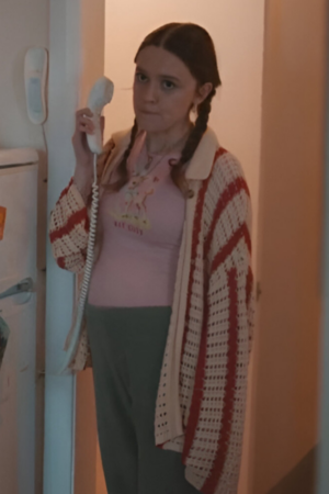 Aimee Lou Wood Daddy Issues S01 Gemma Red And White Crochet Cardigan
