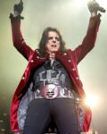 Concert-2024-Alice-Cooper-Red-Velvet-Coat-2k24