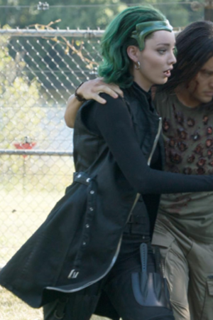 Emma Dumont The Gifted Tv Series Lorna Dane Black Sleeveless Coat