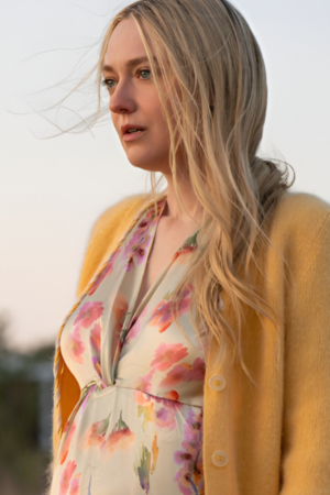 Dakota Fanning Tv Series The Perfect Couple Abby Winbury Cardigan