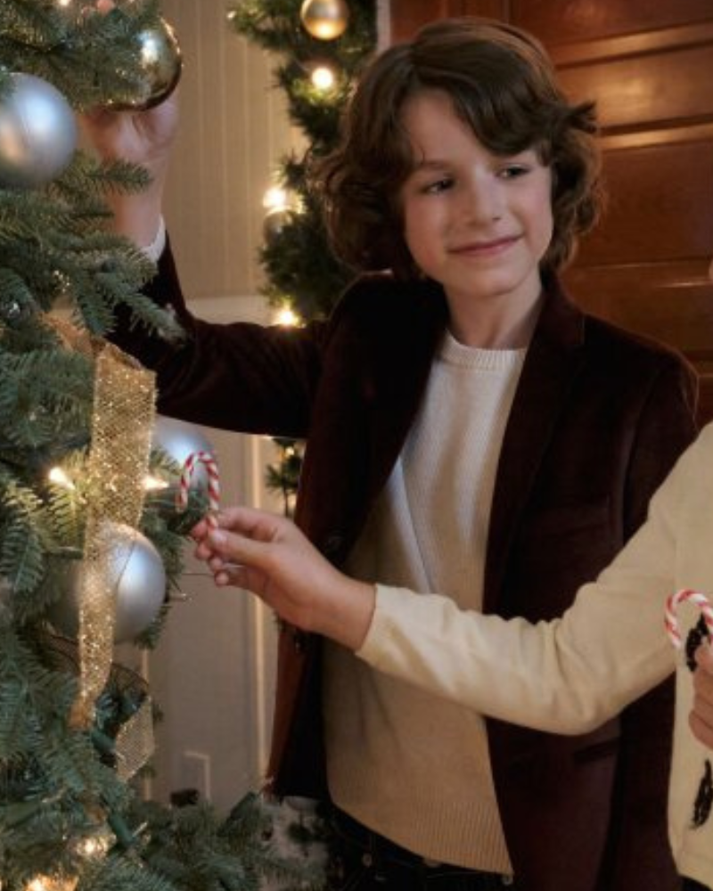 Azriel Dalman Tv Movie All I Need For Christmas 2024 Maroon Velvet Blazer Azriel Dalman Tv Movie All I Need For Christmas 2024 Maroon Velvet Blazer