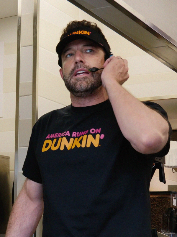 Ben Affleck Super Bowl 2025 Dunkin T-Shirt Ben Affleck Super Bowl 2025 Dunkin T-Shirt